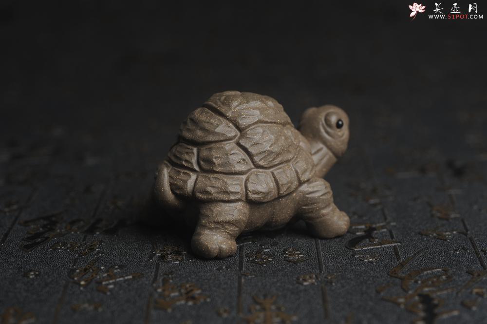 紫砂壶图片：美宠特惠精致青段石敢当 镇宅龟茶宠摆件长8cm宽6cm高4.5cm - 美壶网