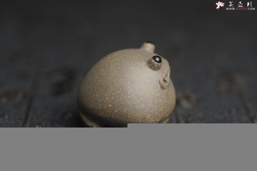 紫砂壶图片：美宠特惠 超可爱的精工青段萌蛤蟆紫砂茶宠摆件 长3.5cm宽4cm高3cm - 美壶网