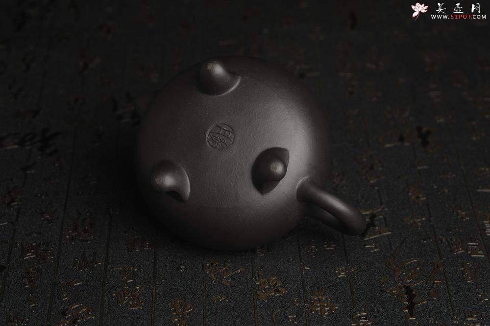 紫砂壶图片：美壶年底特惠 精致优质黑料双龙祥云壶 - 美壶网