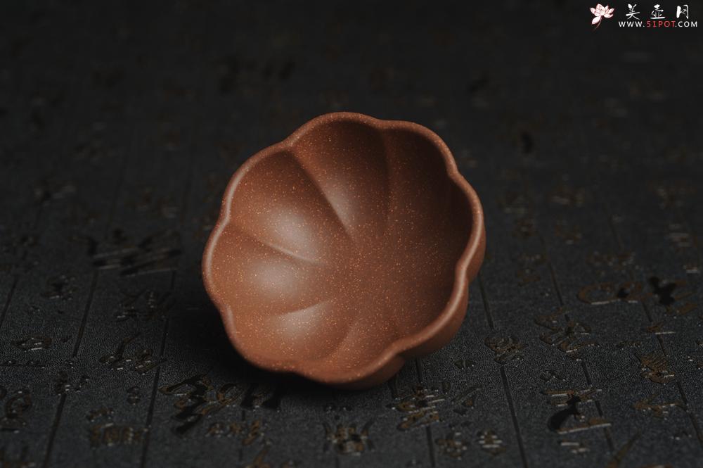 紫砂壶图片：美杯特惠 精致调砂紫泥菱花杯90cc 茶人醉爱 - 美壶网