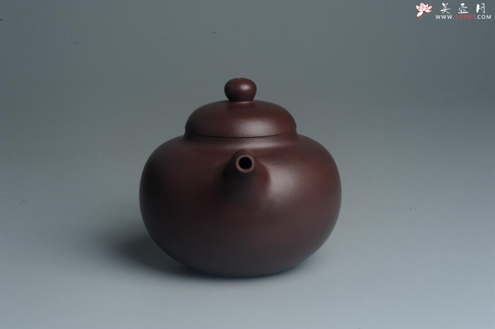 紫砂壶图片：潜力股周小培老师 原创全手工底槽青圆掇壶 - 美壶网