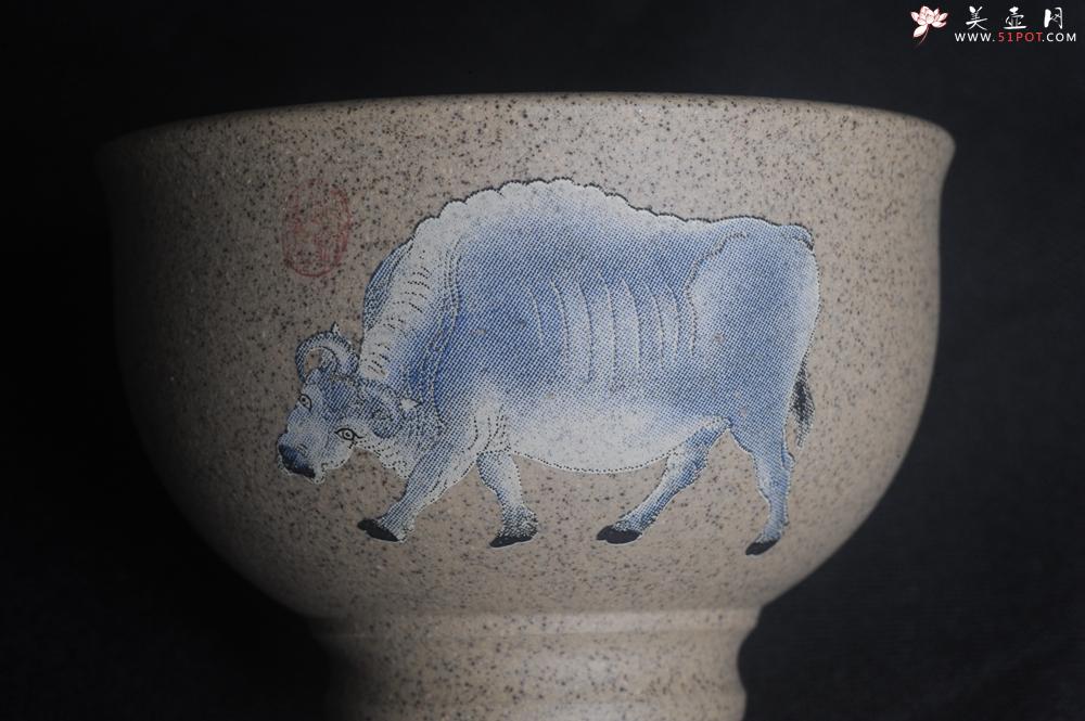 紫砂壶图片：美杯特惠 高温本山段泥 精致吉祥牛主人杯 高性价比 - 美壶网