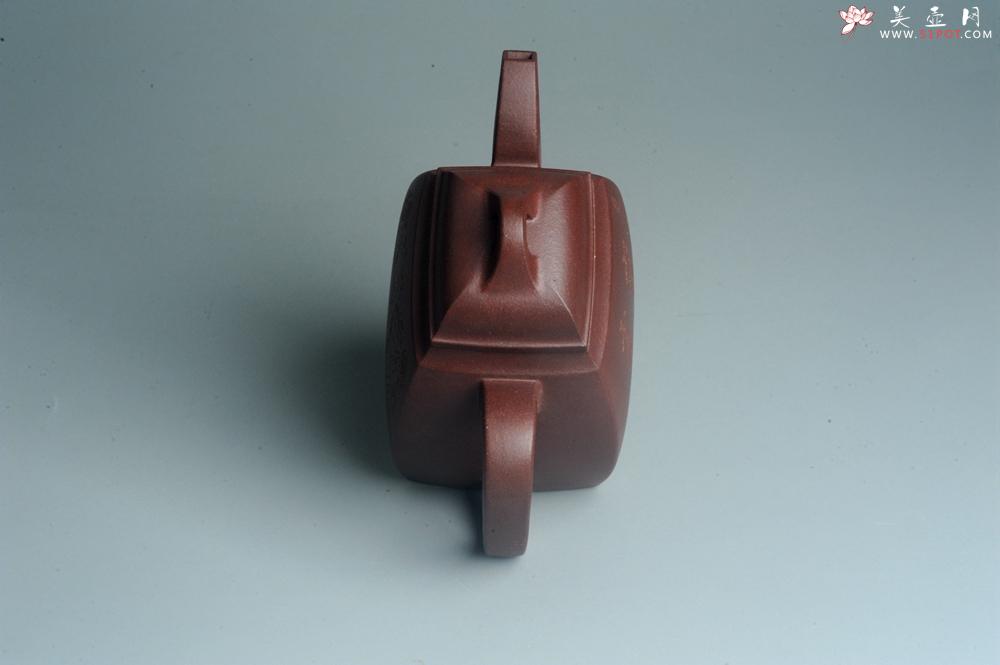 紫砂壶图片：全手工精致汉方壶 装饰山水 特文气 - 美壶网