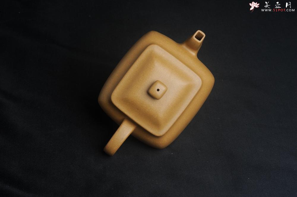 紫砂壶图片：实力派张海艳 全手工黄金段泥四方纳福壶 泥料做工俱佳 期待与亲结缘 - 美壶网