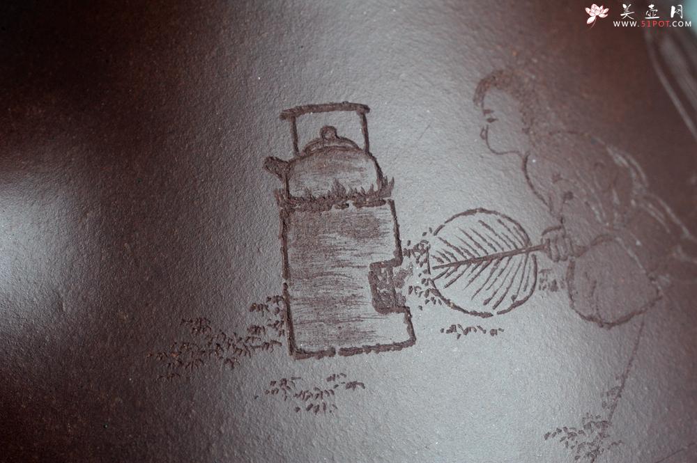 紫砂壶图片：实力派工艺师周斌 优质底槽青全手工精工 子冶石瓢壶 张听钢装饰人物 平生衣食随缘好 过得清闲便是仙 - 美壶网