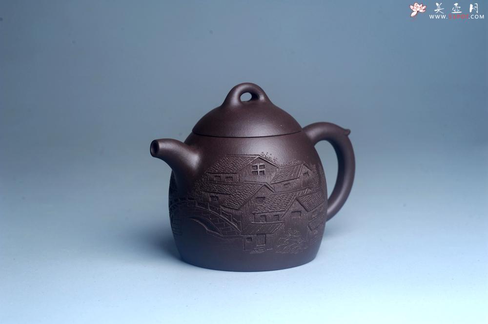 紫砂壶图片：美壶特惠 超精致老紫泥秦权壶 立体雕刻山水 特文气 - 美壶网