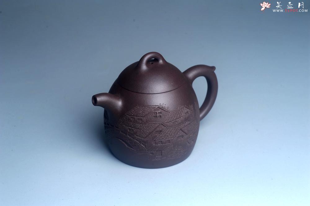 紫砂壶图片：美壶特惠 超精致老紫泥秦权壶 立体雕刻山水 特文气 - 美壶网