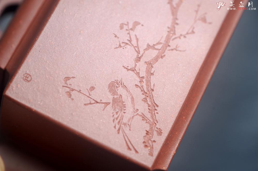 紫砂壶图片：全手工优质紫红泥精致亚明四方壶 装饰枯枝鸟图 特文气 - 美壶网