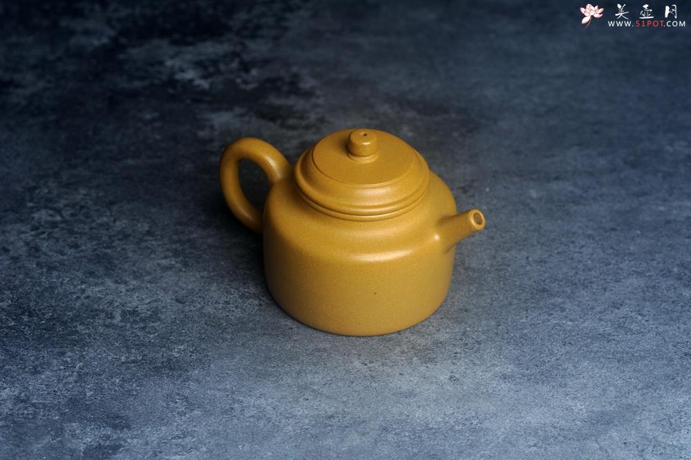 紫砂壶图片：潜力股周小培老师 特好黄金段泥全手工德中壶 - 美壶网