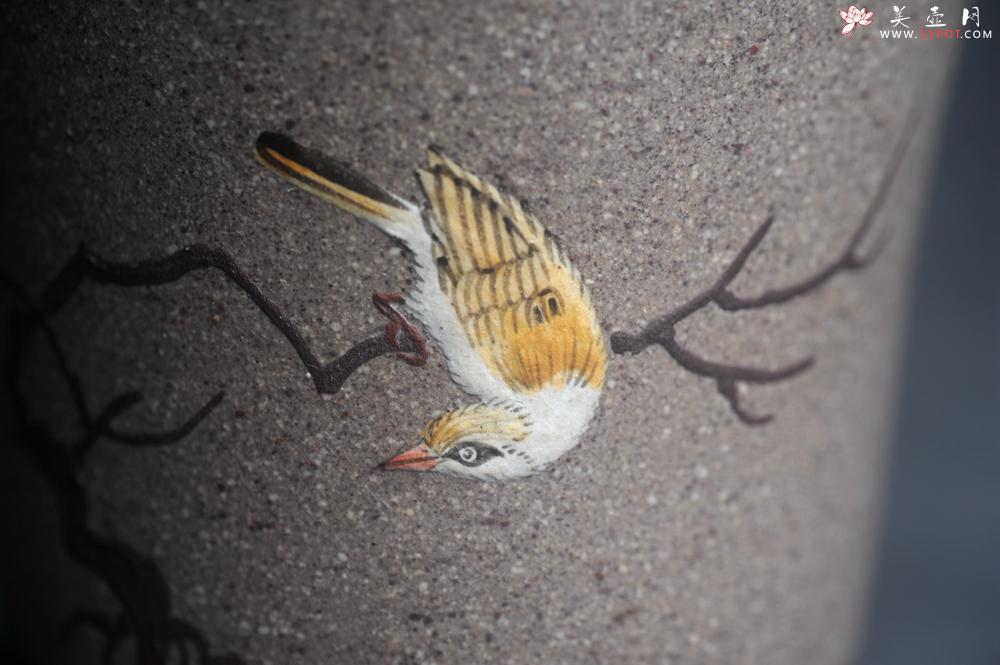 紫砂壶图片：美美杯特惠 精致花鸟紫泥粉青灰段泥主人杯 特文气 - 美壶网