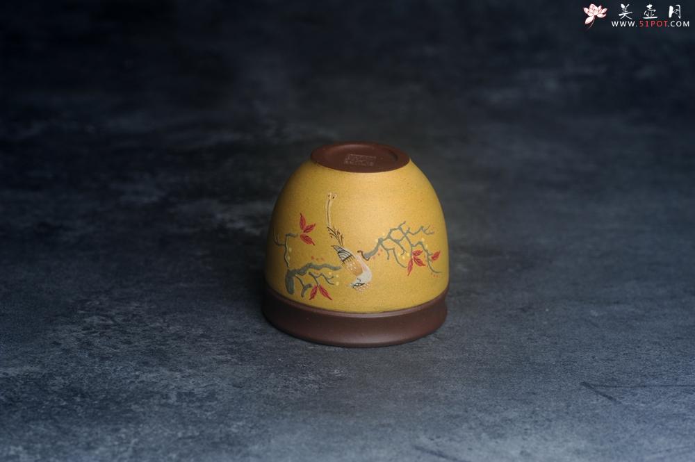 紫砂壶图片：美美杯特惠 精致花鸟紫砂杯 紫泥粉黄金段泥主人杯 茶杯 特文气 - 美壶网