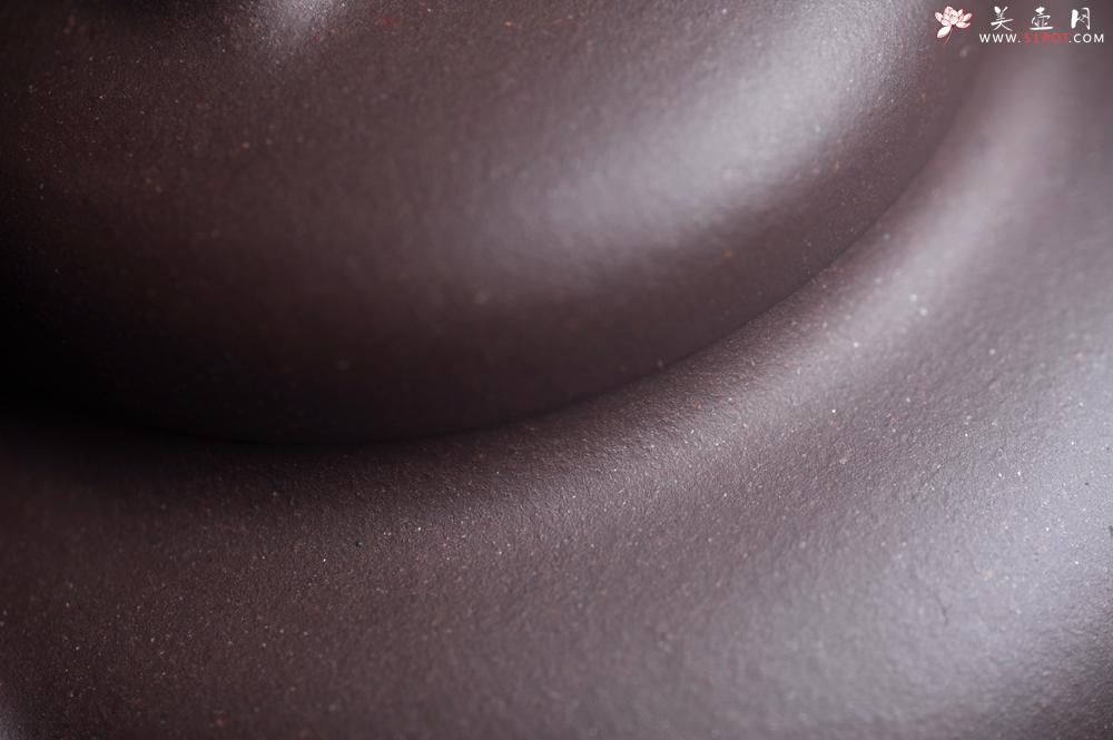 紫砂壶图片:美壶特惠 精致特好青灰泥桥钮合欢壶 茶人醉爱 - 美壶网