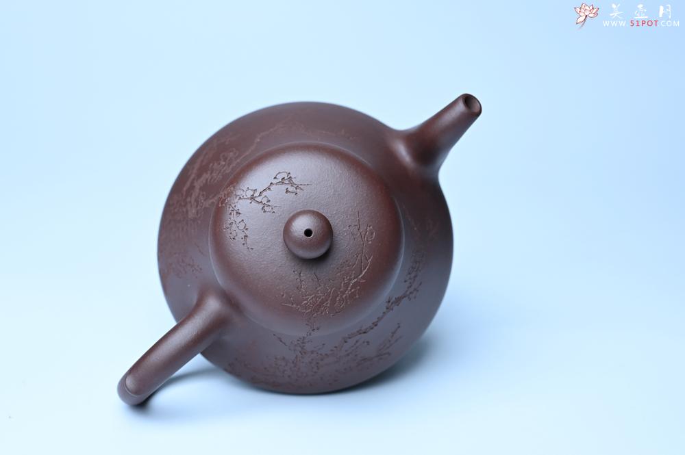 紫砂壶图片：潜力股周小培老师 全手工底槽青缘德壶 装饰通转梅花特文气 期待与您结缘 - 美壶网