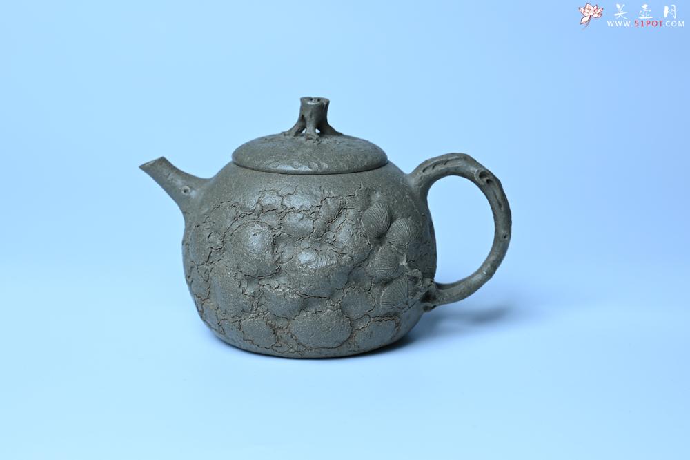 紫砂壶图片：美壶特惠 特好老青段泥云松供春壶 茶人醉爱 - 美壶网
