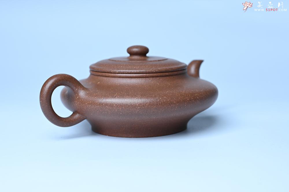 紫砂壶图片：潜力股周小培 特好文革老紫泥 全手工虚扁壶 难度大 好壶期待与您结缘 - 美壶网