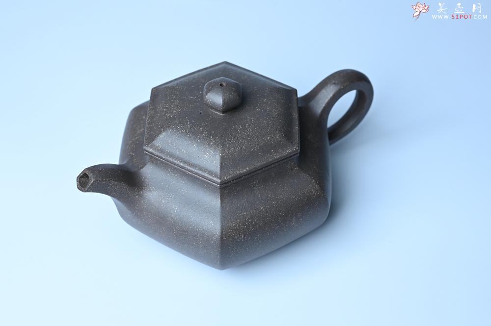 紫砂壶图片：实力派张海艳全手工精工老青灰泥六方仿古壶 气势磅礴 线面挺括平正 - 美壶网