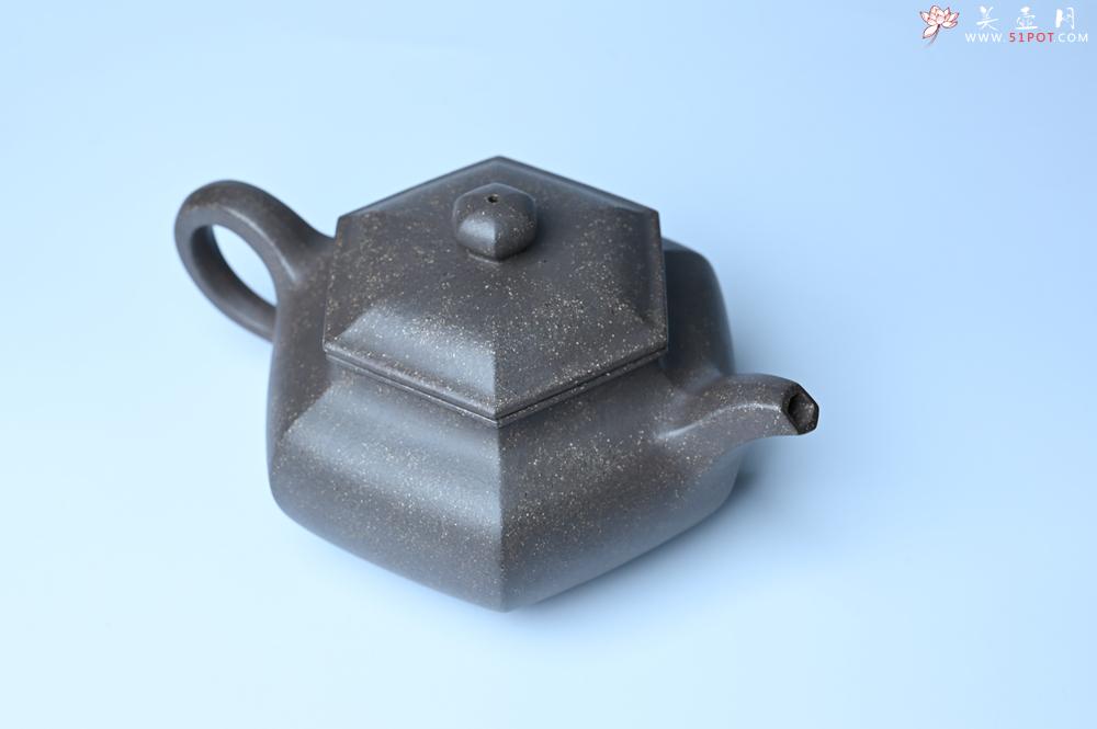 紫砂壶图片：实力派张海艳全手工精工老青灰泥六方仿古壶 气势磅礴 线面挺括平正 - 美壶网