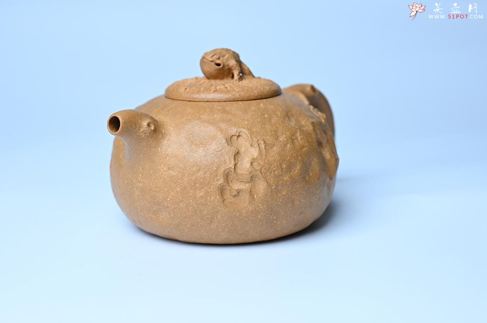 紫砂壶图片：潜力股赵老师实力演绎全手工老黄段泥金蟾供春壶 金蟾灵动 不失为一把好壶 - 美壶网