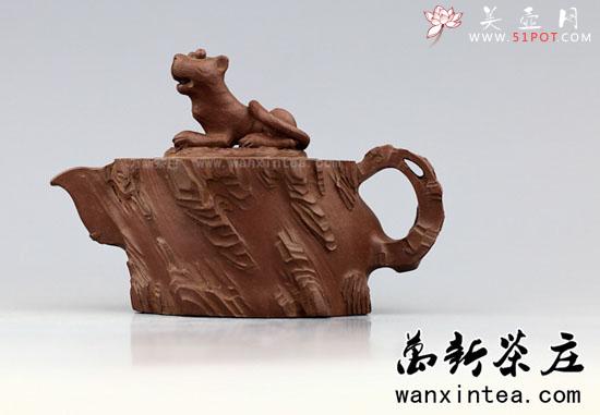 紫砂壶图片：宜兴紫砂=(早期)高工邵新和制做雕刻=[虎泉壶]II(绝品) - 美壶网
