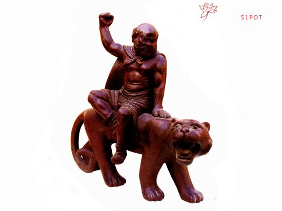 紫砂壶图片：伏虎罗汉   作者：高级工艺师吴克强 - 美壶网