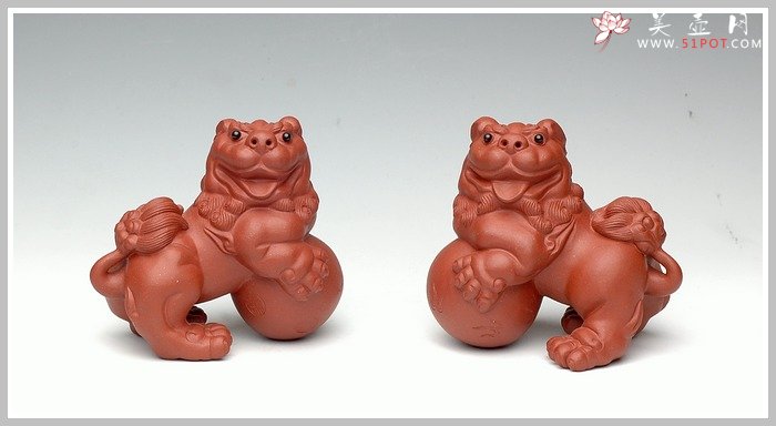 紫砂壶图片：一对送福的小狮子 - 美壶网