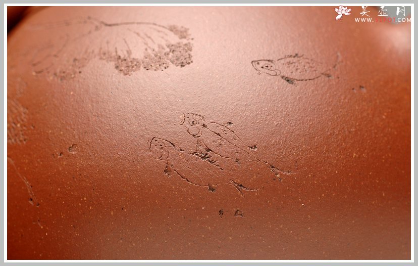 紫砂壶图片：清新雅致 墨陶装饰   全手西施 实力尹君峰经典作品 - 美壶网