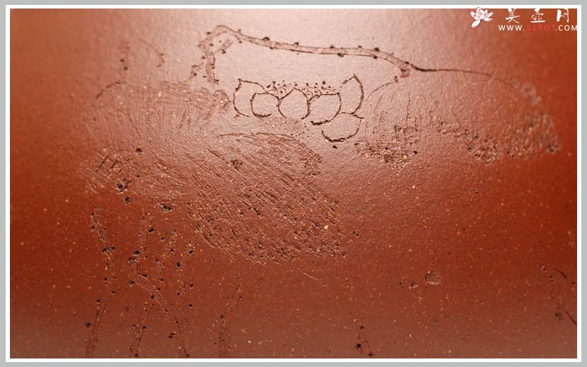 紫砂壶图片：清新雅致 墨陶装饰   全手西施 实力尹君峰经典作品 - 美壶网