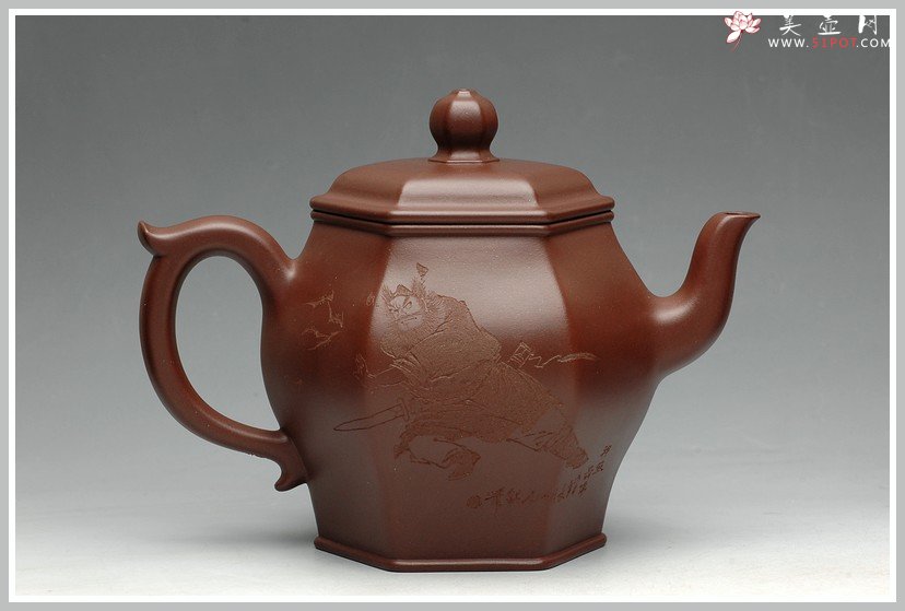 紫砂壶图片：圆润精神 高俊优雅 全手工 古韵方壶 - 美壶网