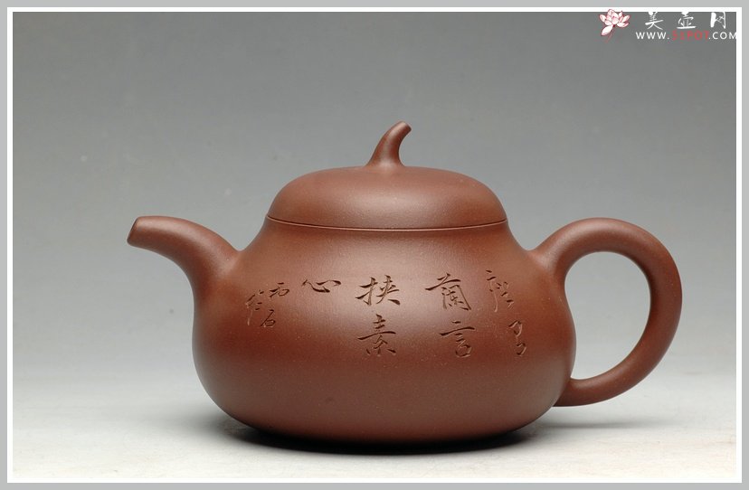 紫砂壶图片：【瑕疵特价】优雅之风 和石刻绘潘天寿兰花盘 全手紫泥茄段 - 美壶网