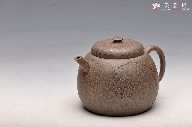 紫砂壶图片：经典中的经典 墨陶刻绘精品莲蓬鸟 万工经典之作 全手莲蓬龙蛋 新年龙运亨通 - 美壶网