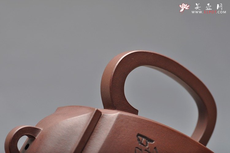 紫砂壶图片：鲍志强高徒历上清装饰 铮铮铁骨 俊雅精品 汉方 - 美壶网