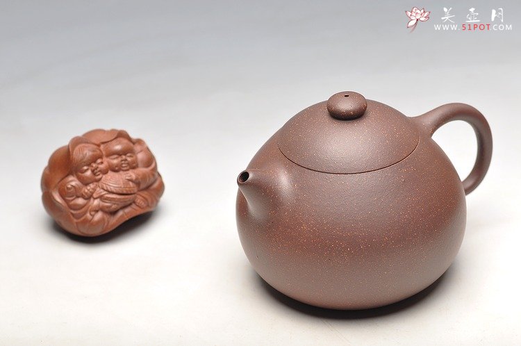 紫砂壶图片：古朴神韵 清雅圆融 全手老味文旦 紫泥调砂 - 美壶网