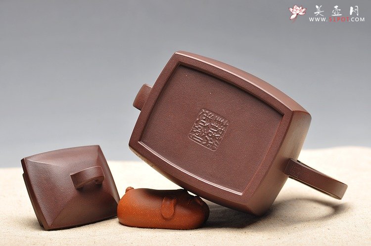 紫砂壶图片：鲍志强高徒历上清装饰 铮铮铁骨 俊雅精品 汉方 - 美壶网