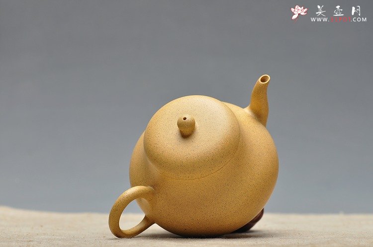 紫砂壶图片：尹君峰新品 本山段全手小君德 秀色可人 - 美壶网