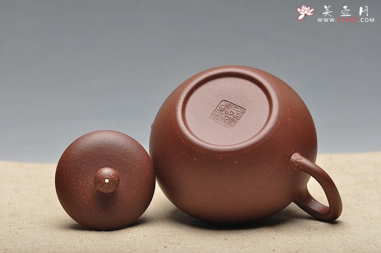 紫砂壶图片：形制古朴 饱满大气 精品亨圆  袁新强作品 - 美壶网