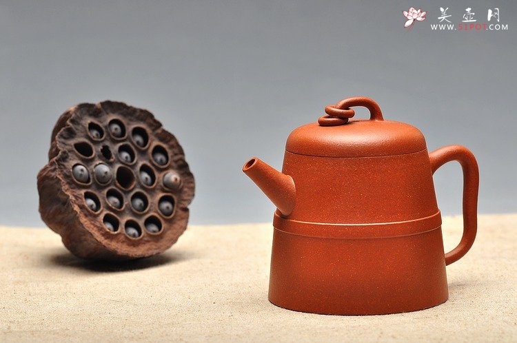 紫砂壶图片：经典作品 古朴典雅  全手花樽 - 美壶网