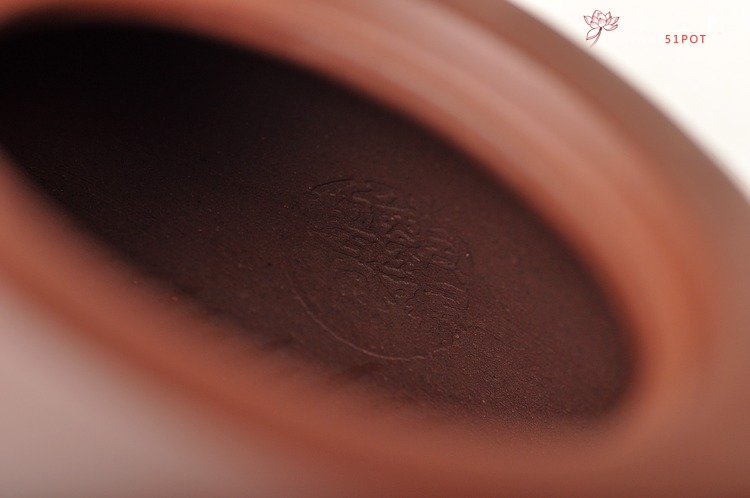 紫砂壶图片：实力派陶手郑新作品  全手玉成窑款井栏 古意 - 美壶网