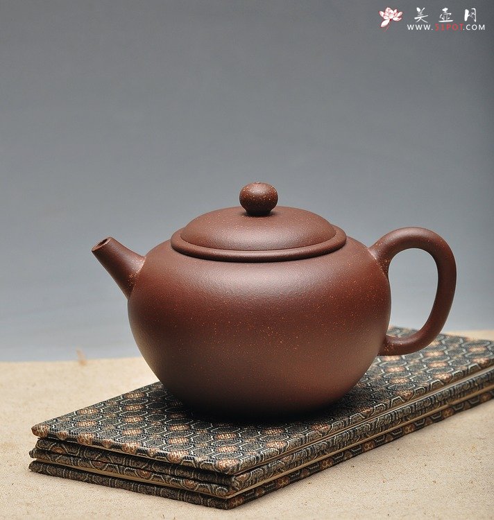 紫砂壶图片：形制古朴 饱满大气 精品亨圆  袁新强作品 - 美壶网