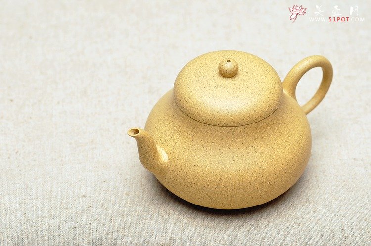 紫砂壶图片：尹君峰新品 本山段全手小君德 秀色可人 - 美壶网