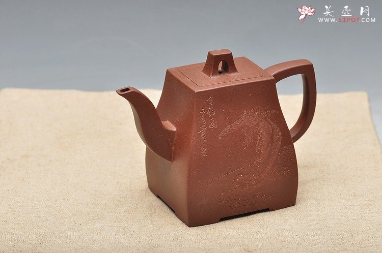 紫砂壶图片：神骏飘逸 气度非凡 全手工方中云壶 珍藏佳品 - 美壶网