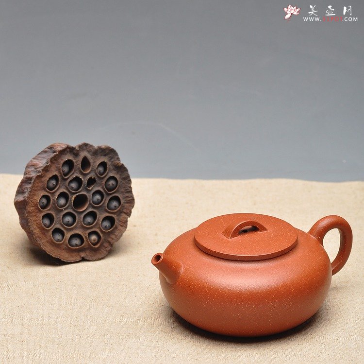 紫砂壶图片： 流畅自然 别具匠心 全手卧轮 新品尝鲜 - 美壶网