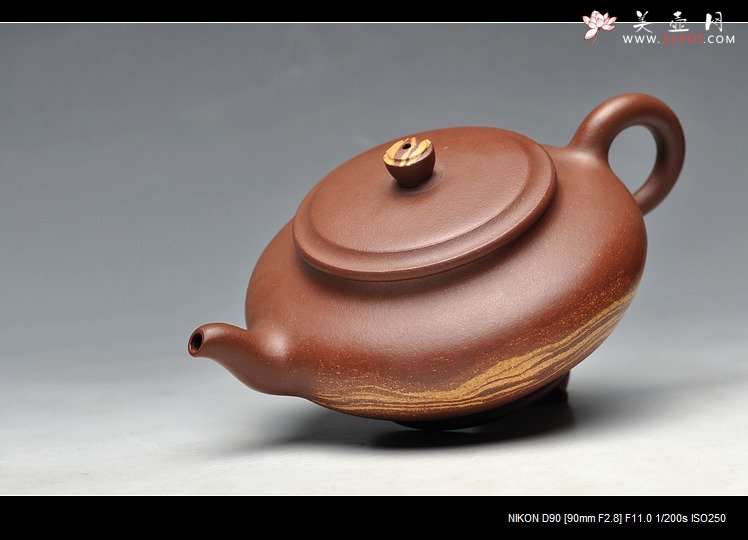 紫砂壶图片：俊秀神怡 通透绞泥加铺砂 全手笑云 - 美壶网