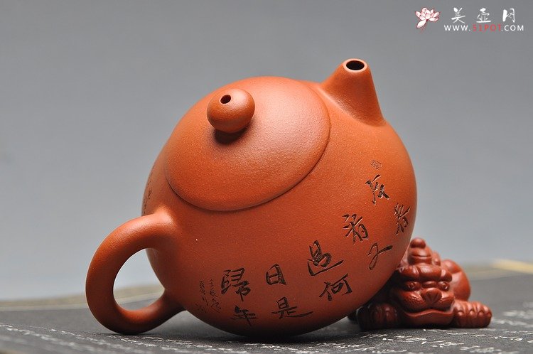 紫砂壶图片：娇艳小红泥 秀雅清丽 人物生动 文旦 - 美壶网