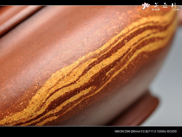 紫砂壶图片：俊秀神怡 通透绞泥加铺砂 全手笑云 - 美壶网