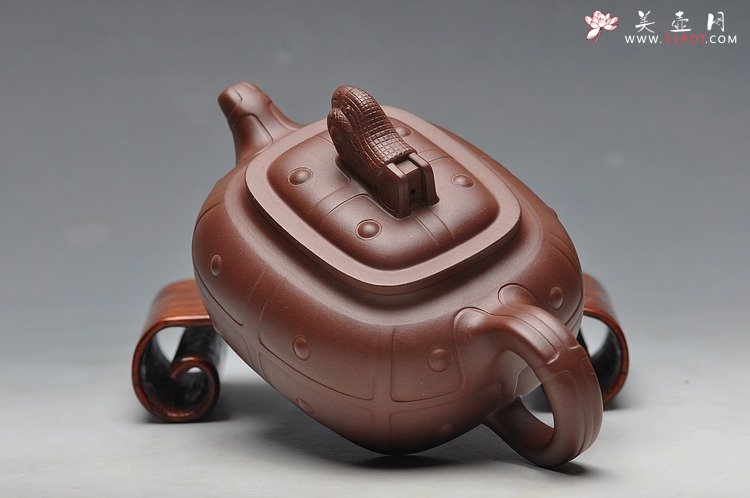 紫砂壶图片：经典代表作 盔甲 - 美壶网