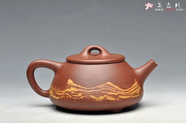 紫砂壶图片：通透绞泥 规整挺拔 耐品 平盖小石瓢 - 美壶网