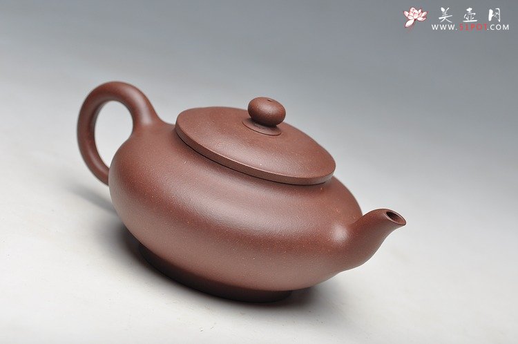 紫砂壶图片：线条流畅 实用小品 雅韵 - 美壶网