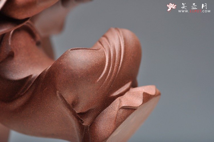 紫砂壶图片： 范志峰最新作品描金蓬莱 衣有凌虚之韵，容有出尘之想 - 美壶网