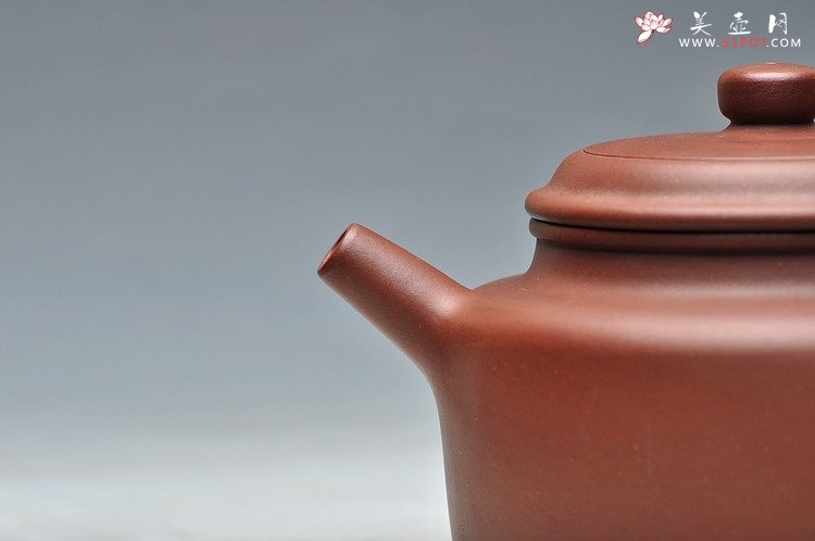 紫砂壶图片：更耐品 万阗阗最新全手力作 大亨德中 浑厚大气 - 美壶网