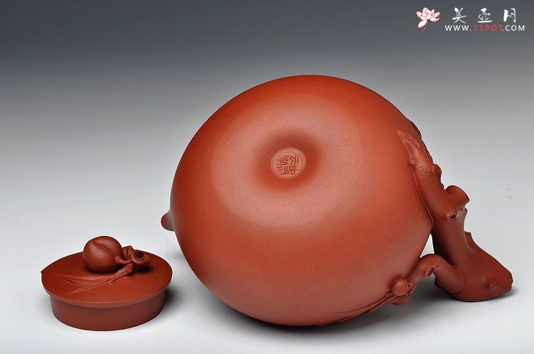 紫砂壶图片：当代宜兴名人录载入 史云棠〖圣桃壶〗920CC紫砂壶 - 美壶网